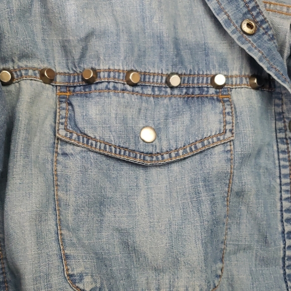 Life in progress jean button-down size medium - Picture 2 of 4